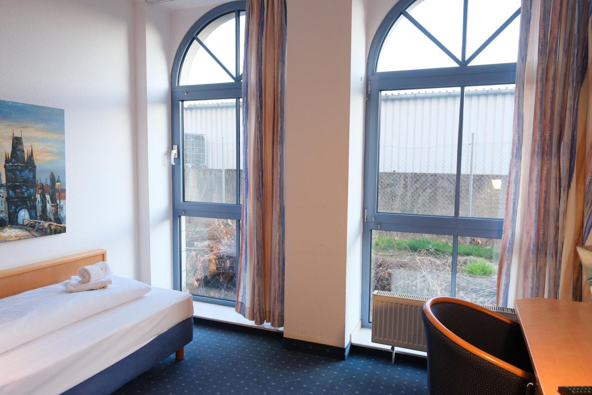Hotel Stargaze Forum Duesseldorf-hilden 3*