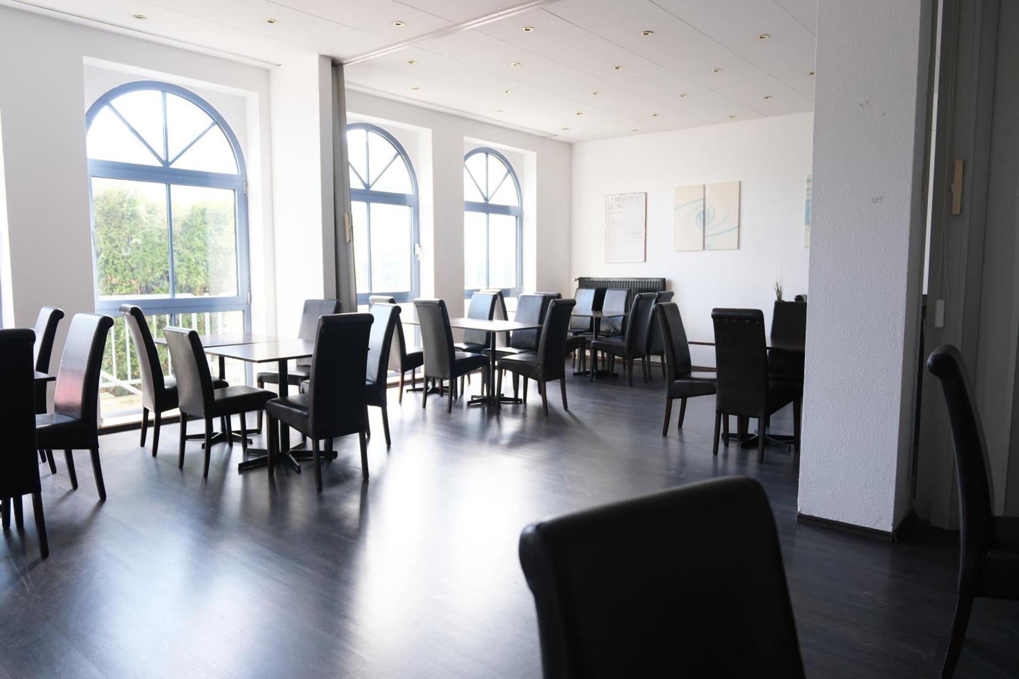 Stargaze Forum Duesseldorf-hilden 3*