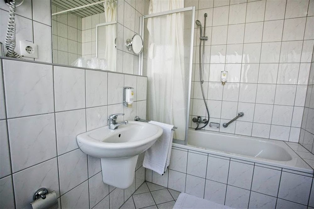 Stargaze Forum Duesseldorf-hilden Hotel Hilden