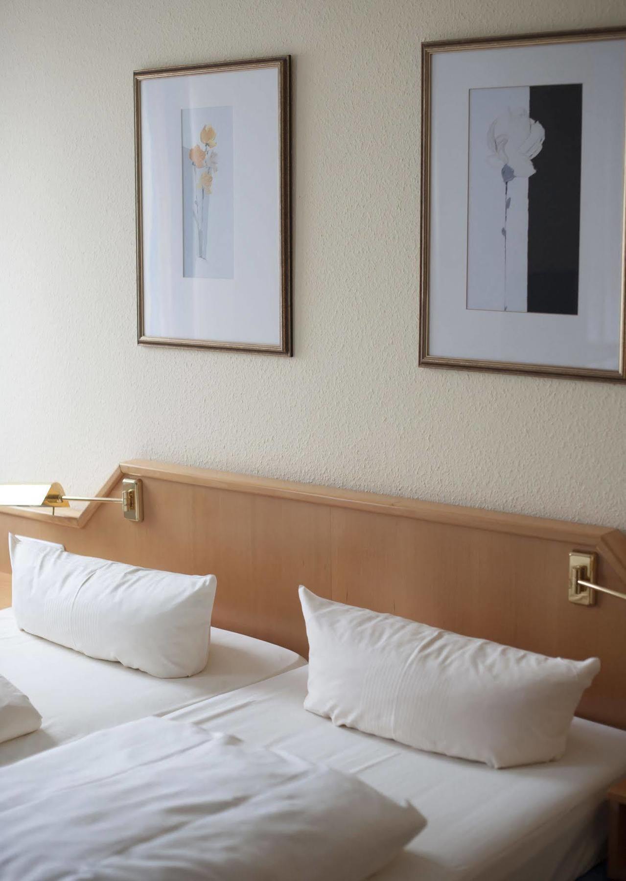Hotel Stargaze Forum Duesseldorf-hilden 3*